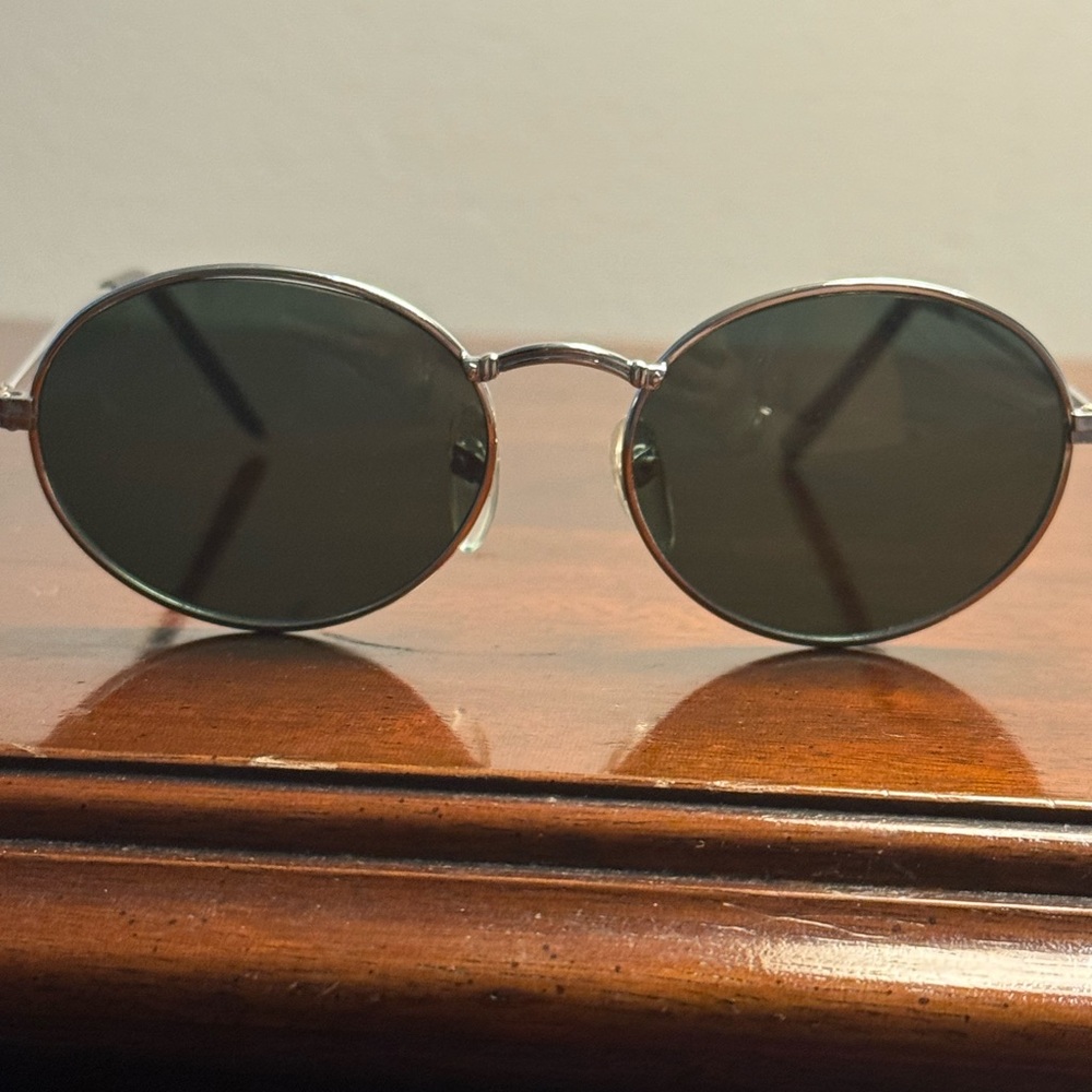 Stylish Silver Oval Sunglasses